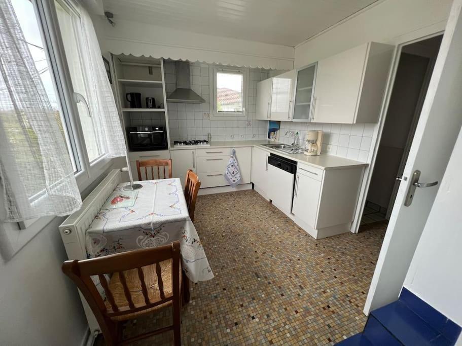 Maison Independante Avec 6 Proche Du Tram A Holiday home