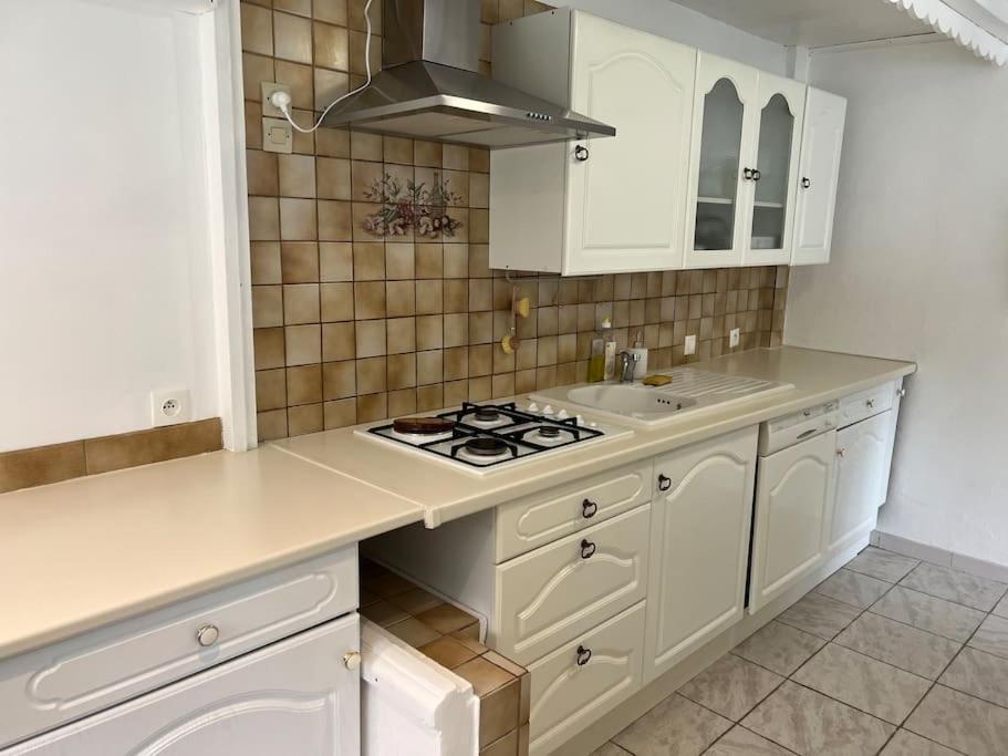 Maison Independante Avec 6 Proche Du Tram A Holiday home Lormont