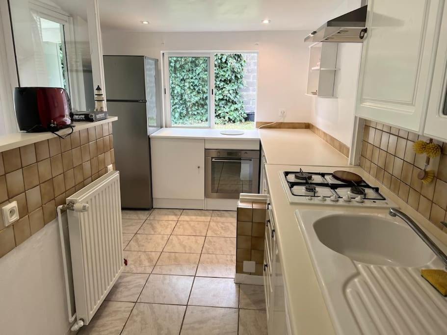 Maison Independante Avec 6 Proche Du Tram A Holiday home *
