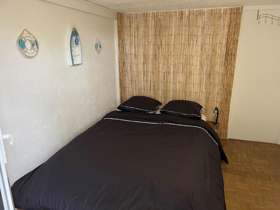 Maison Independante Avec 6 Proche Du Tram A Holiday home Lormont