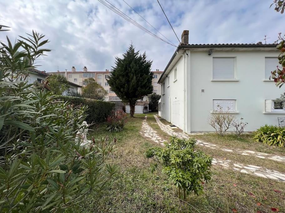 Holiday home Maison Independante Avec 6 Proche Du Tram A Lormont