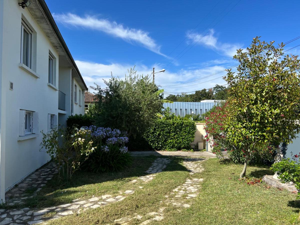 Maison Independante Avec 6 Proche Du Tram A Holiday home
