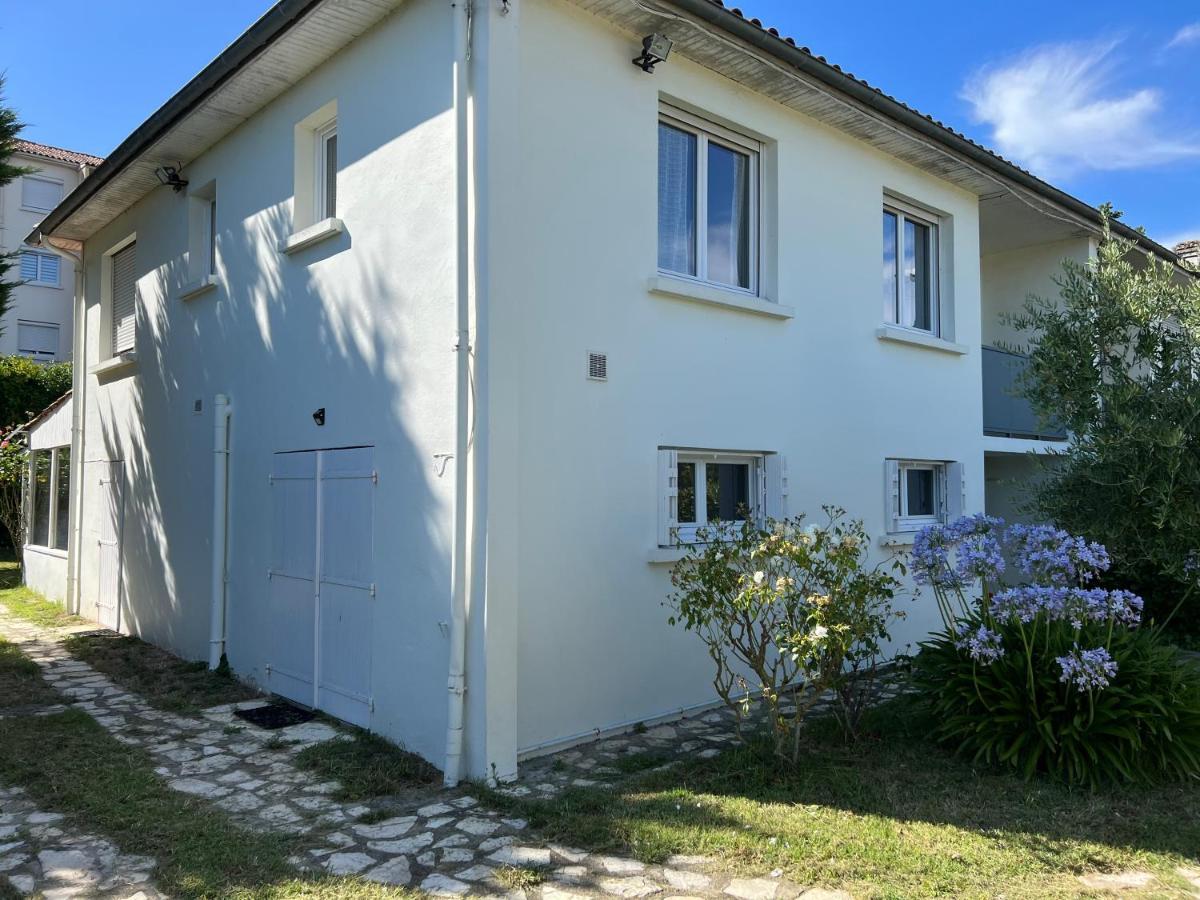 Maison Independante Avec 6 Proche Du Tram A Holiday home