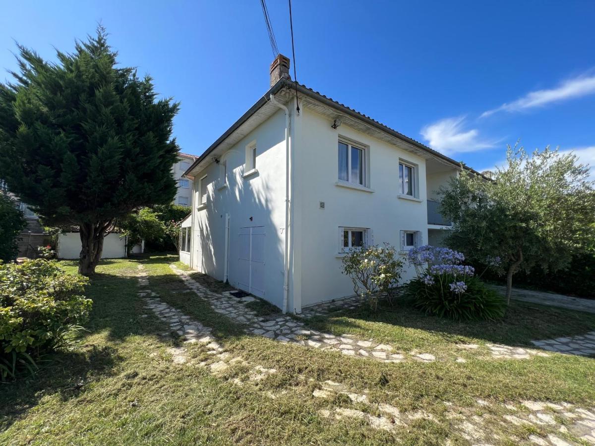Maison Independante Avec 6 Proche Du Tram A Holiday home